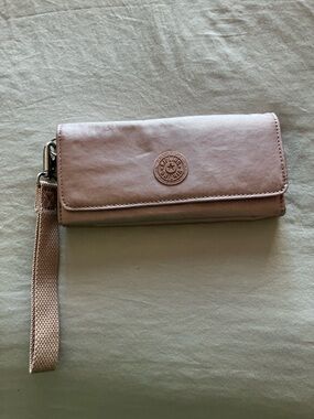Kipling Fold-Over Wristlet in Dusty Rose